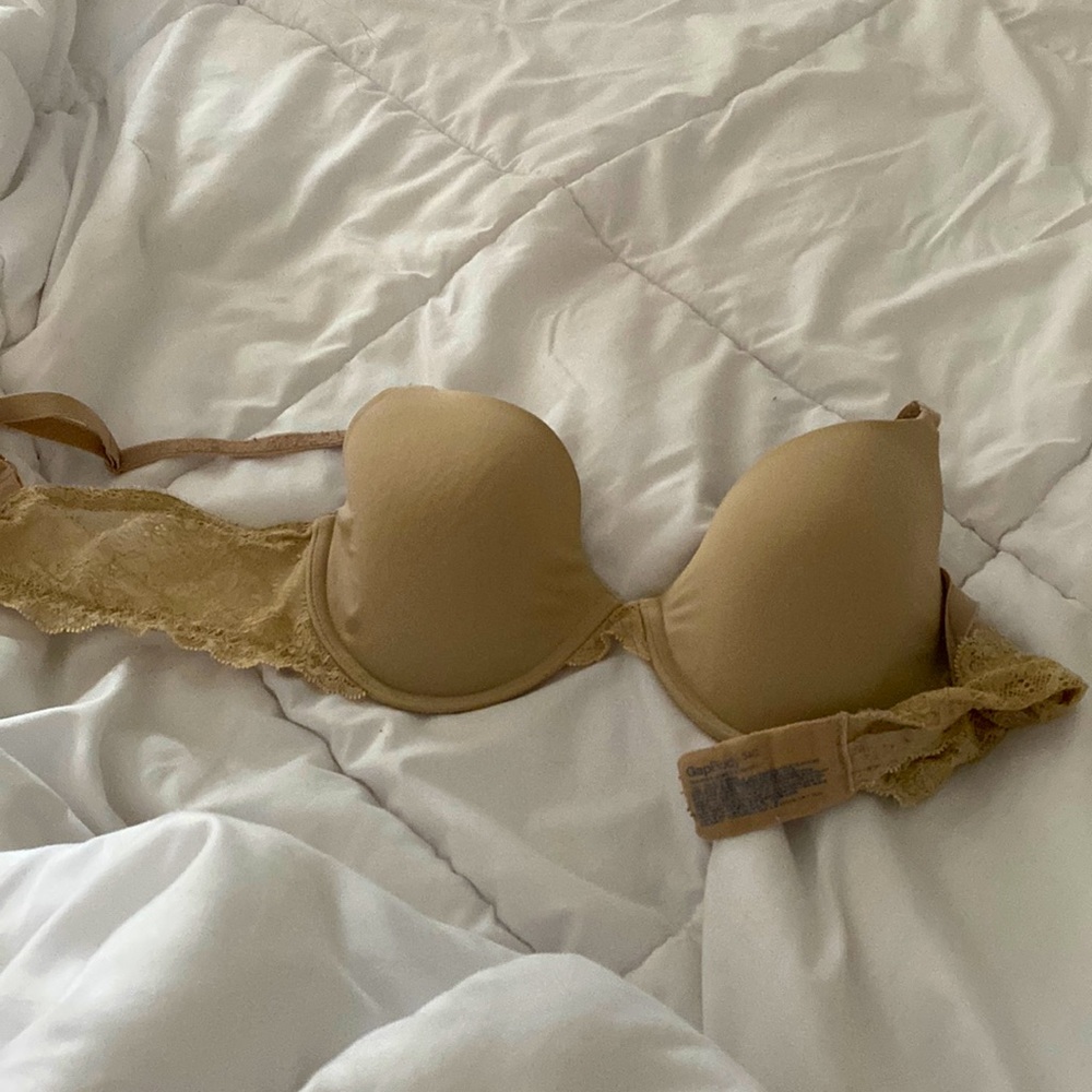 Good condition GAP body Bra. 34C Nude